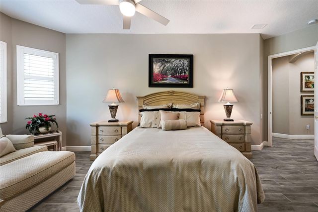 6523 MOORINGS POINT CIRCLE 202, Lakewood Ranch, FL 34202