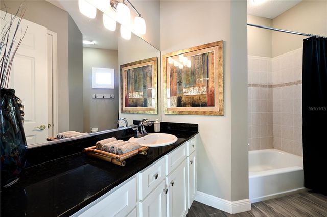 6523 MOORINGS POINT CIRCLE 202, Lakewood Ranch, FL 34202