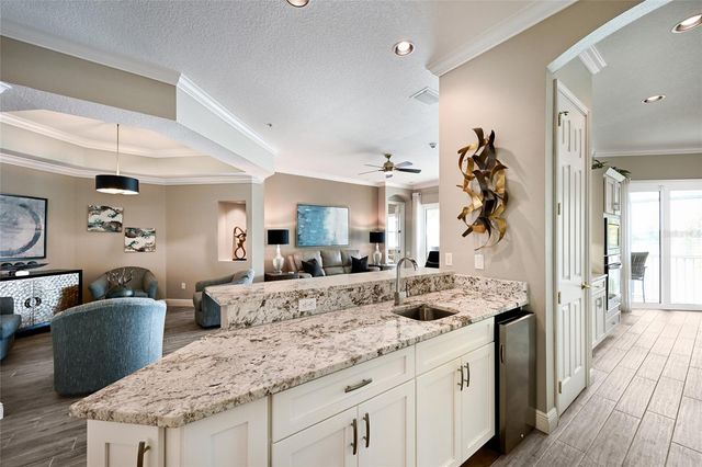 6523 MOORINGS POINT CIRCLE 202, Lakewood Ranch, FL 34202