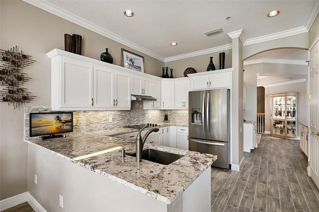 6523 MOORINGS POINT CIRCLE 202, Lakewood Ranch, FL 34202