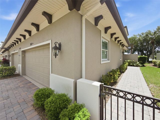 6523 MOORINGS POINT CIRCLE 202, Lakewood Ranch, FL 34202