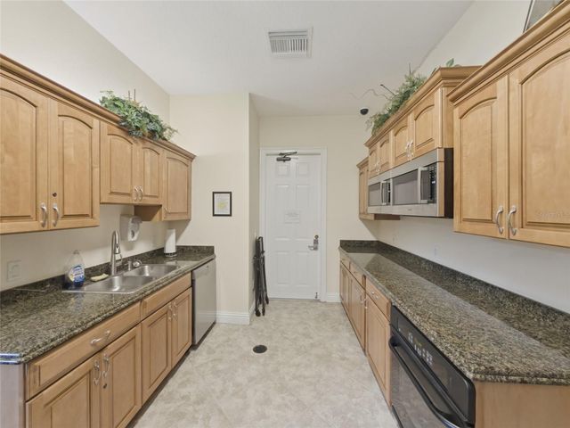 6523 MOORINGS POINT CIRCLE 202, Lakewood Ranch, FL 34202