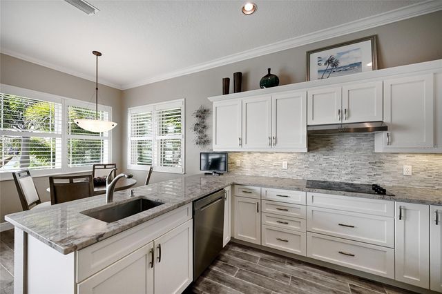 6523 MOORINGS POINT CIRCLE 202, Lakewood Ranch, FL 34202