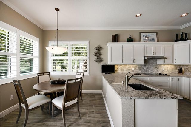 6523 MOORINGS POINT CIRCLE 202, Lakewood Ranch, FL 34202