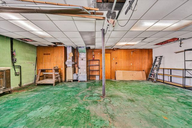 182 Dogwood LN, Troutville, VA 24175