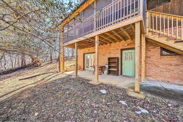 182 Dogwood LN, Troutville, VA 24175