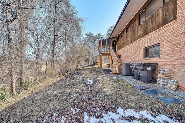 182 Dogwood LN, Troutville, VA 24175