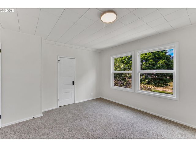 1712 Se STARK St, Portland, OR 97214