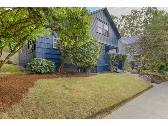 1712 Se STARK St, Portland, OR 97214