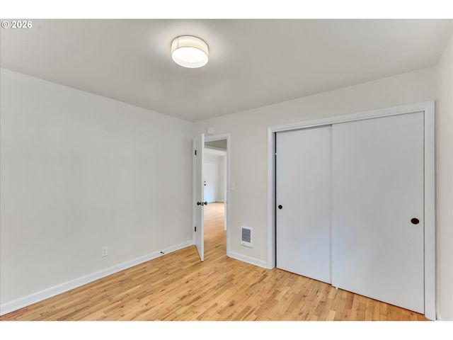 1712 Se STARK St, Portland, OR 97214