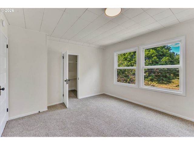 1712 Se STARK St, Portland, OR 97214