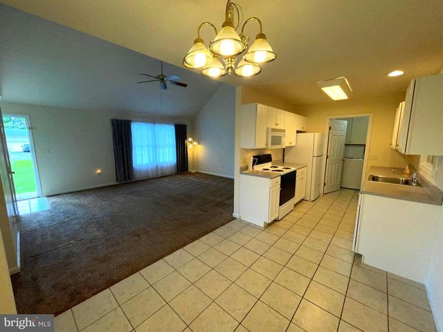 28 CIRCLE DR W, Milton, DE 19968