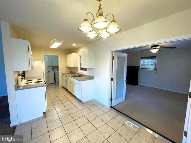 28 CIRCLE DR W, Milton, DE 19968