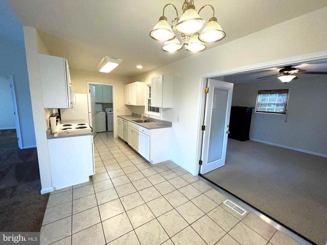 28 CIRCLE DR W, Milton, DE 19968