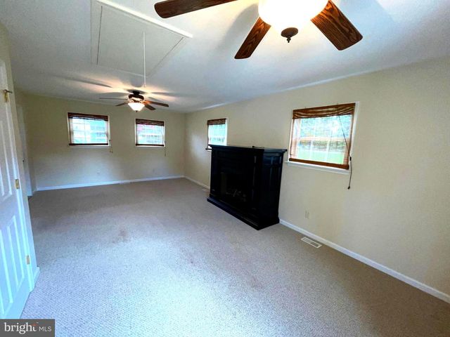 28 CIRCLE DR W, Milton, DE 19968
