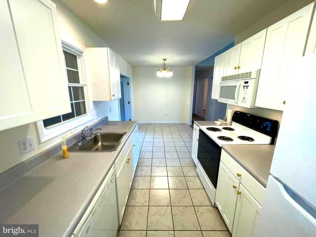 28 CIRCLE DR W, Milton, DE 19968