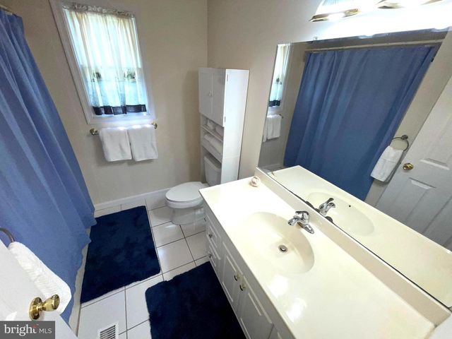 28 CIRCLE DR W, Milton, DE 19968