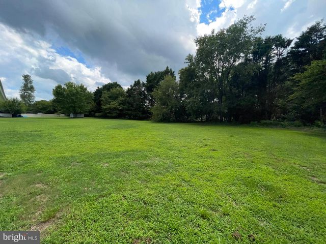 28 CIRCLE DR W, Milton, DE 19968