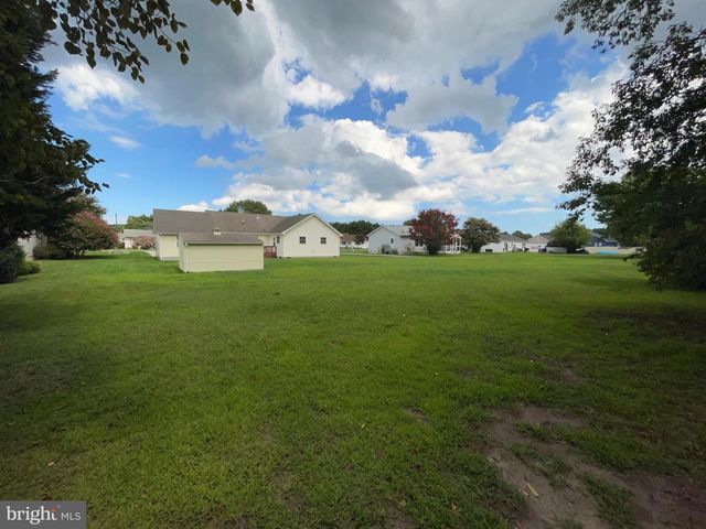28 CIRCLE DR W, Milton, DE 19968