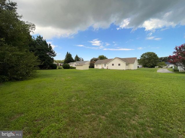 28 CIRCLE DR W, Milton, DE 19968