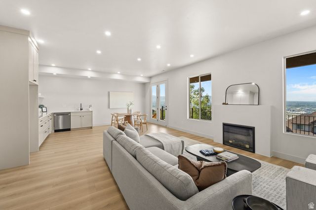 317 E MANILLA DR, Draper, UT 84020