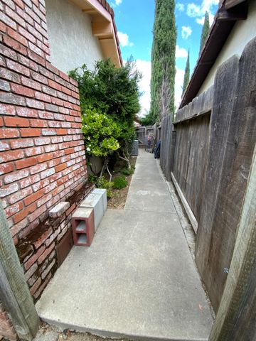 1420 Mirada Cir, Yuba City, CA 95993