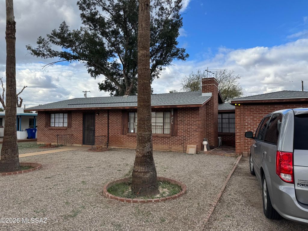 4035 E Alhambra Place, Tucson, AZ 85711