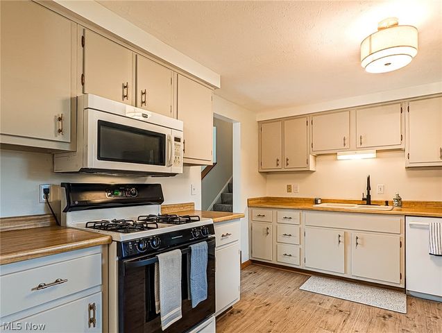 9386 Gettysburg Drive, Twinsburg, OH 44087