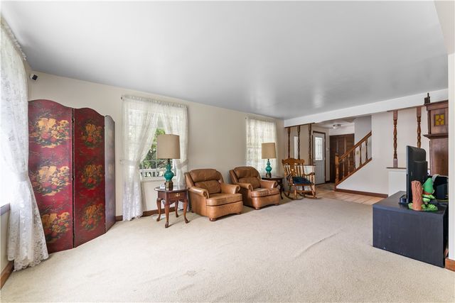 304 Carmell Drive, Upper St Clair, PA 15241