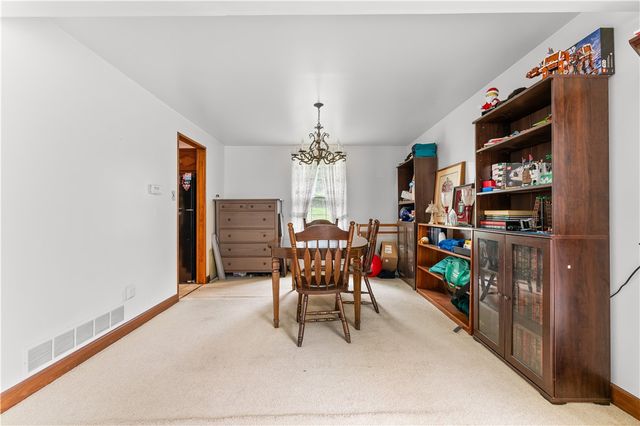 304 Carmell Drive, Upper St Clair, PA 15241