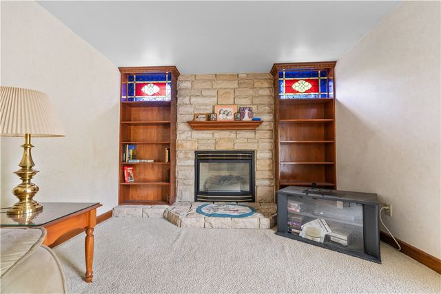 304 Carmell Drive, Upper St Clair, PA 15241