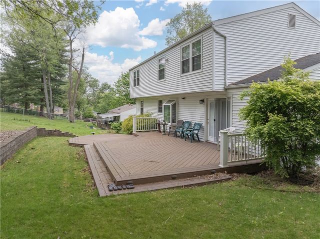 304 Carmell Drive, Upper St Clair, PA 15241