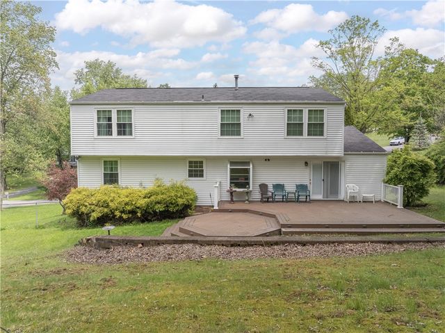 304 Carmell Drive, Upper St Clair, PA 15241