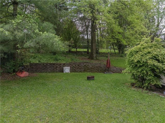 304 Carmell Drive, Upper St Clair, PA 15241