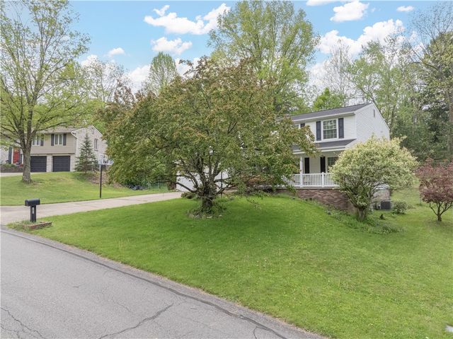 304 Carmell Drive, Upper St Clair, PA 15241