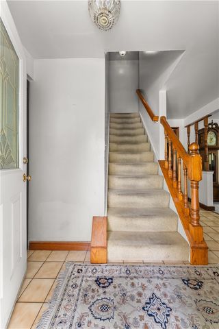 304 Carmell Drive, Upper St Clair, PA 15241