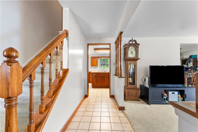 304 Carmell Drive, Upper St Clair, PA 15241