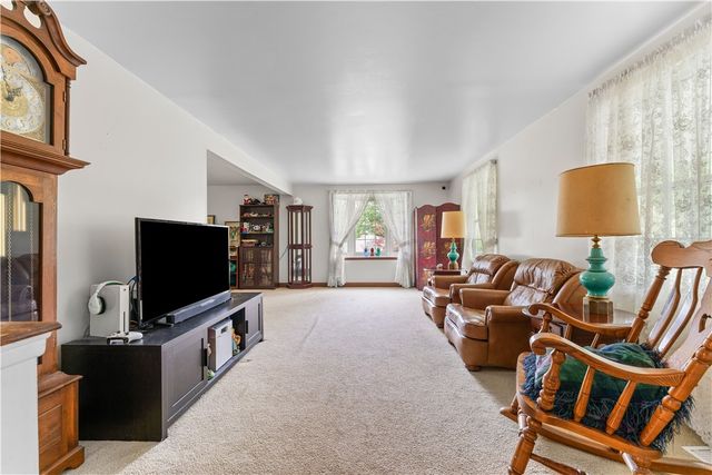 304 Carmell Drive, Upper St Clair, PA 15241