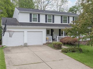 304 Carmell Drive, Upper St Clair, PA 15241