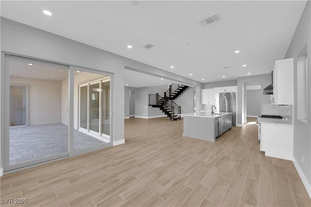 10648 Stone Ledge Avenue, Las Vegas, NV 89135