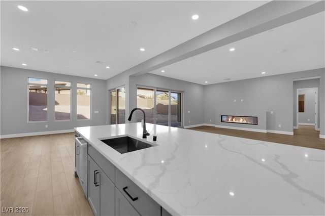 10648 Stone Ledge Avenue, Las Vegas, NV 89135