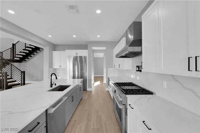 10648 Stone Ledge Avenue, Las Vegas, NV 89135