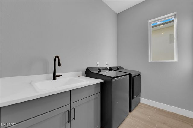 10648 Stone Ledge Avenue, Las Vegas, NV 89135