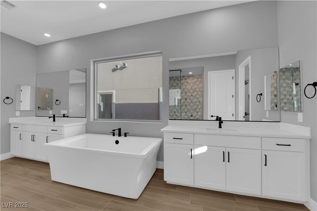 10648 Stone Ledge Avenue, Las Vegas, NV 89135