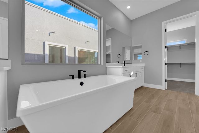 10648 Stone Ledge Avenue, Las Vegas, NV 89135