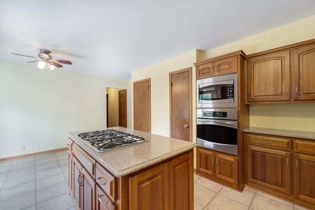 518 W Grand AVENUE, Port Washington, WI 53074