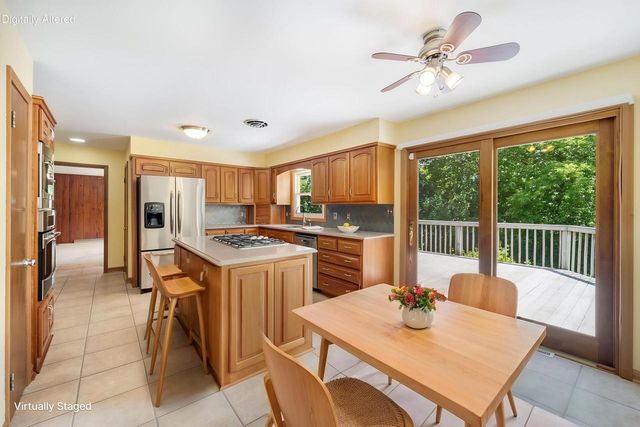 518 W Grand AVENUE, Port Washington, WI 53074