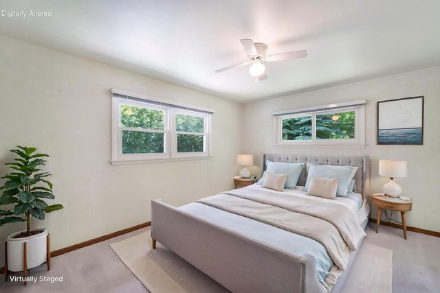 518 W Grand AVENUE, Port Washington, WI 53074