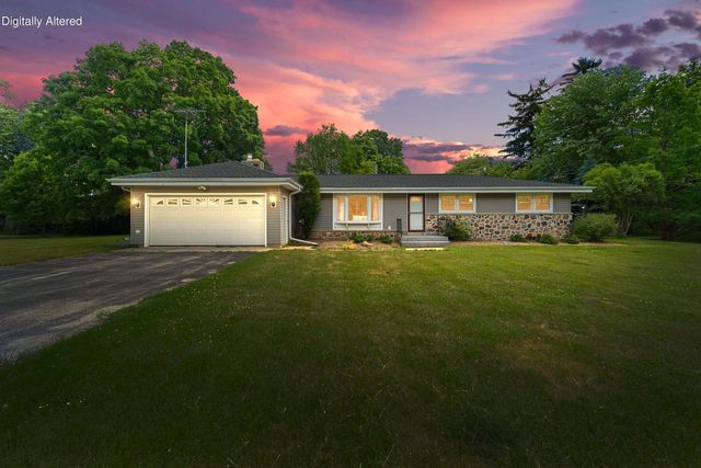 518 W Grand AVENUE, Port Washington, WI 53074