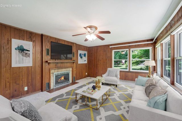 518 W Grand AVENUE, Port Washington, WI 53074